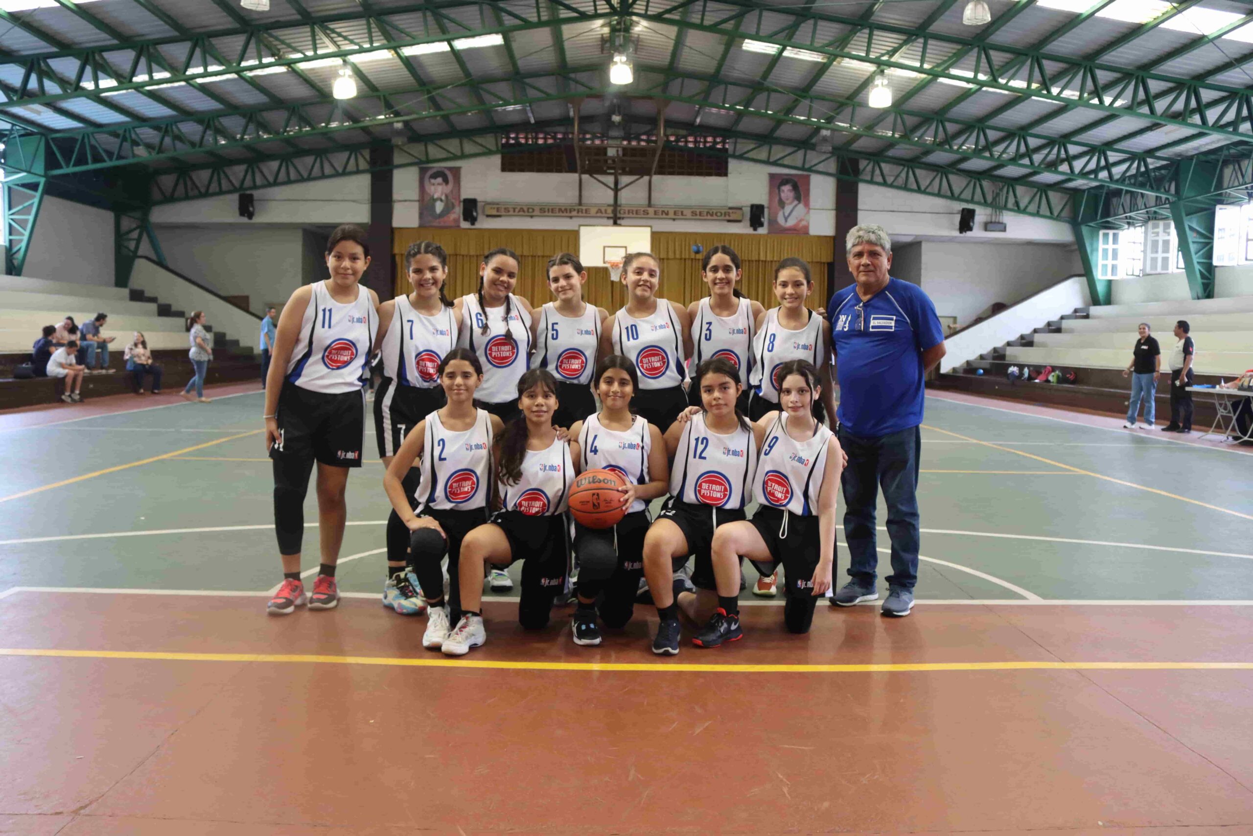¡Victoria para el equipo de baloncesto del Colegio Santa Inés!